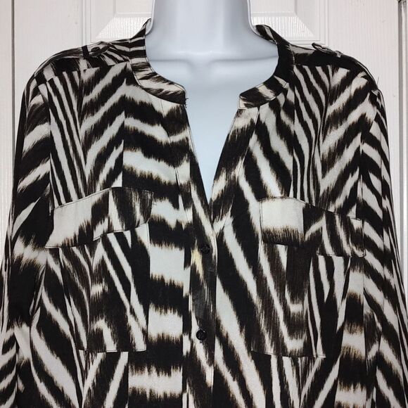 Calvin Klein animal print button down long sleeve blouse  Sz XL  NWOT - Picture 2 of 6